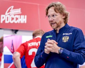 Захарян и Тороп - в расширенном составе сборной России на осенний сбор Валерий Карпин